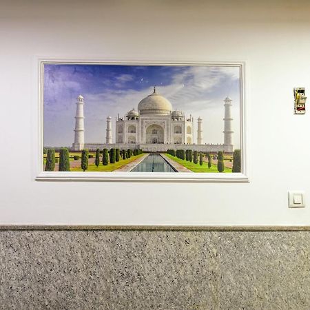 The Bellwood Suites Near Igi Airport Nueva Delhi Exterior foto